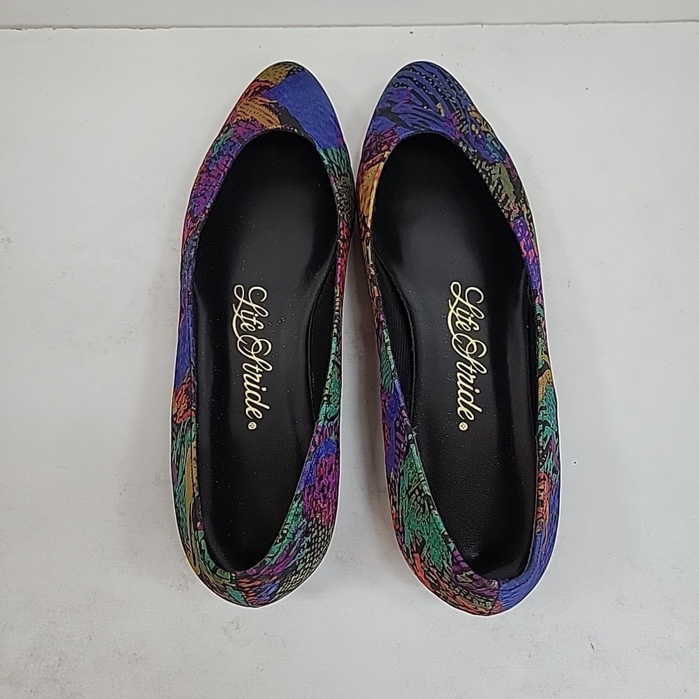 Life Stride Multicolor Printed Pointed Toe Flats with Matching Crossbody Bag - Picture 3 of 8